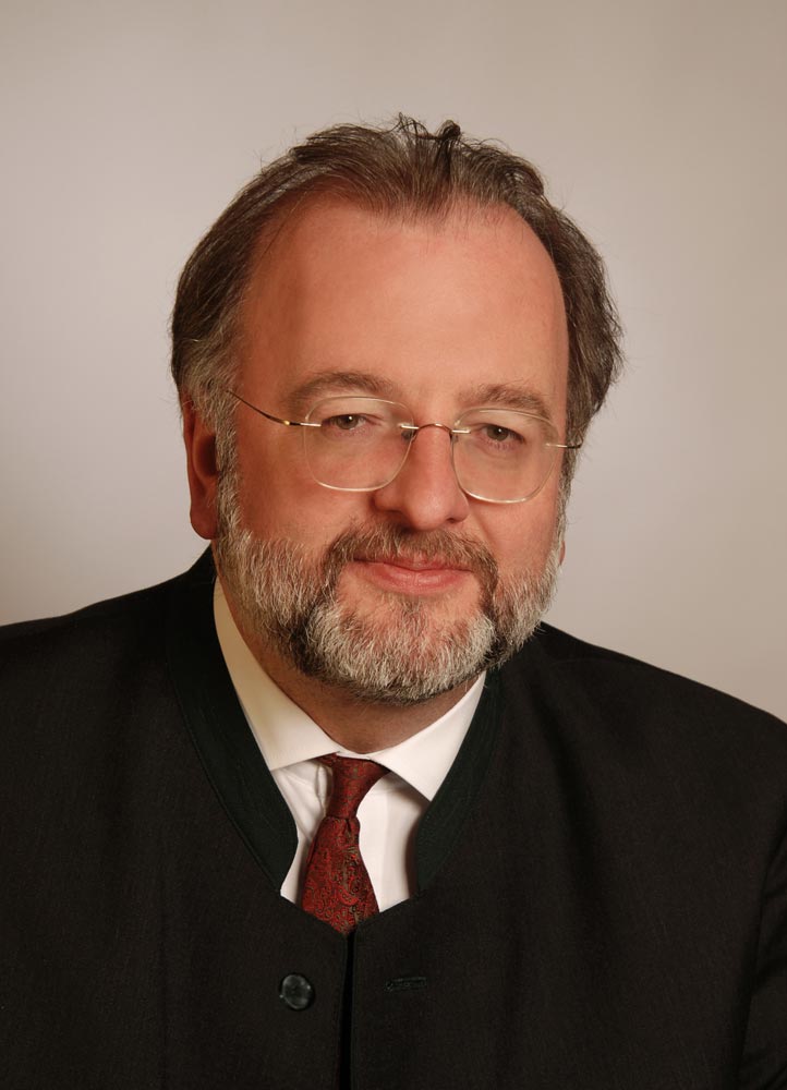 Portrait und Beitragsbild von Professor SR Mag. Dr. Leopold-Michael Marzi